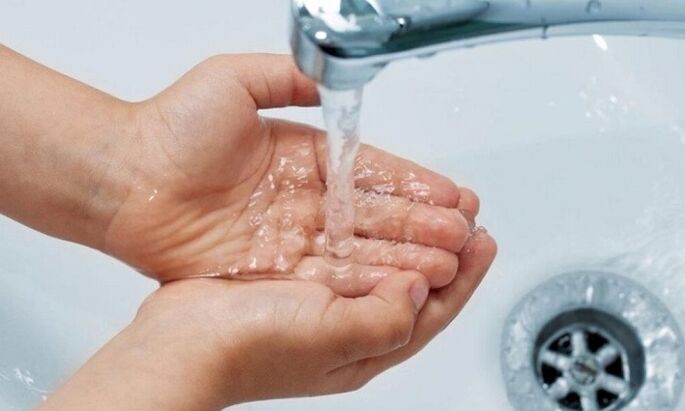 πλύσιμο των χεριών ως πρόληψη της προσβολής από παράσιτα